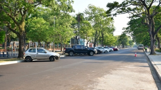 La modificación del estacionamiento en una zona de la costanera se extiende a los fines de semana