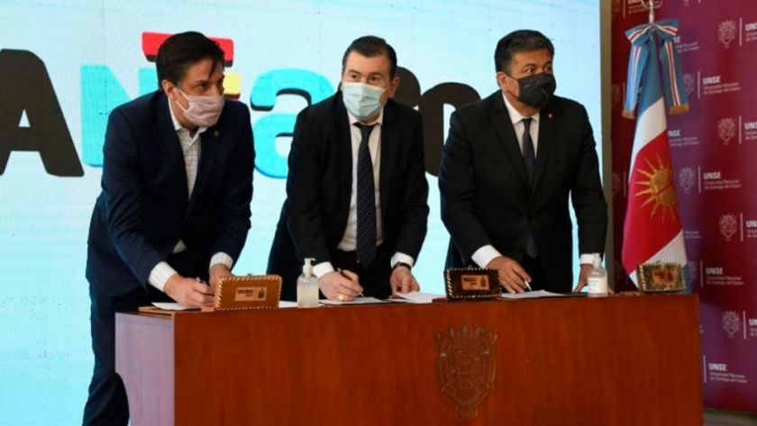 Zamora firmó el convenio para la construcción del Hospital Universitario de Clínicas