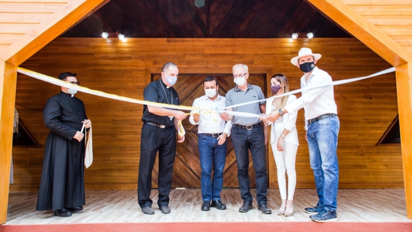 El Gobernador participó en la inauguración de la nueva Capilla ecológica de Paraje Integración 