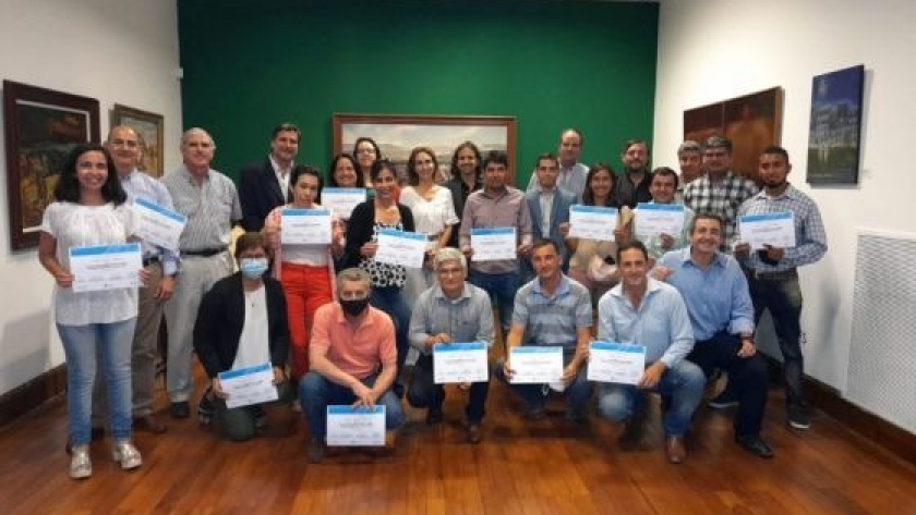 PyMEs de Salta, Jujuy y Tucumán, se capacitaron en la Escuela de Formación en Agronegocios