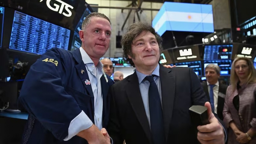 Las acciones argentinas en Wall Street suben hasta un 5% mientras los bonos ganan terreno