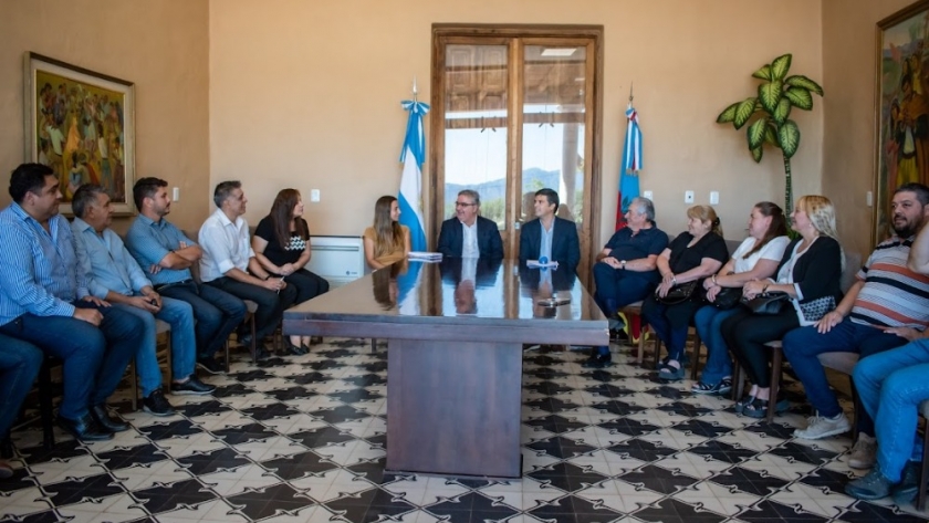 Raúl recibió a la CGT para conformar un consejo de planificación laboral