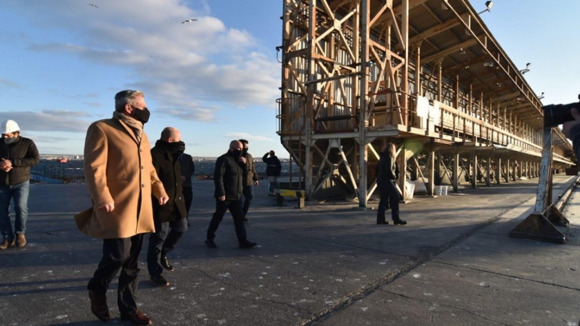 Puerto Madryn: Arcioni y el intendente Sastre recorrieron las obras de ampliación del muelle Almirante Storni