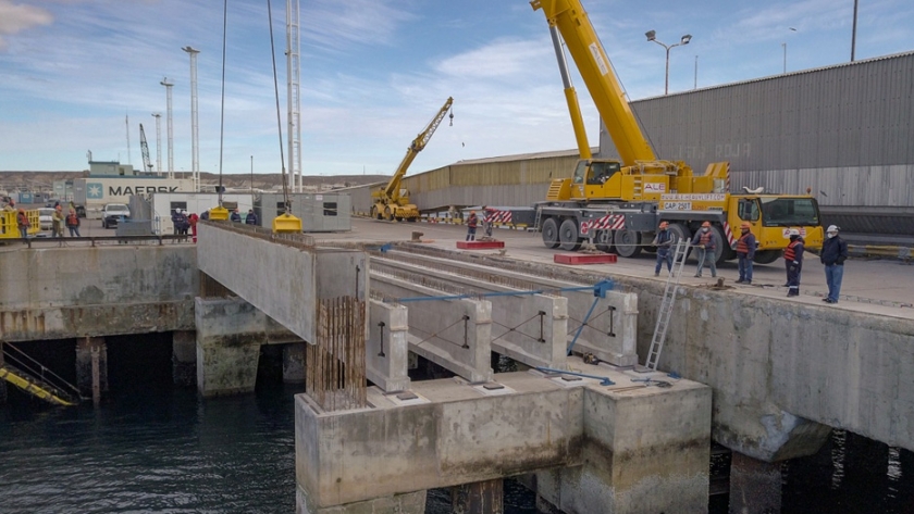 Puerto Madryn: comenzó el armado de la superestructura del sitio 2 del muelle Almirante Storni
