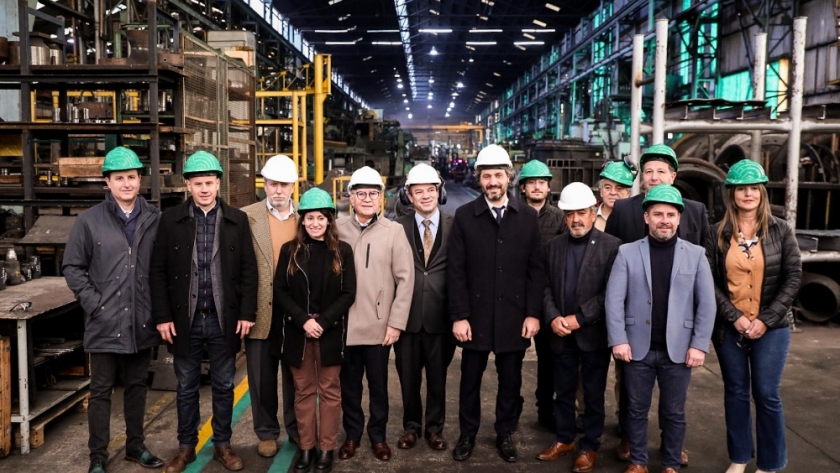 Cafiero visitó en Ituzaingó metalúrgica exportadora y proveedora del Gasoducto Néstor Kirchner