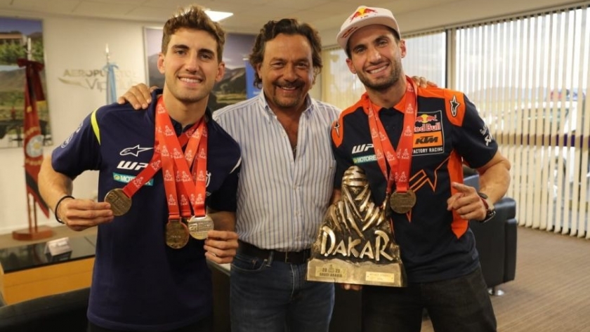 El gobernador Sáenz recibió y acompañó a los hermanos Benavides tras su regreso triunfal del Rally Dakar