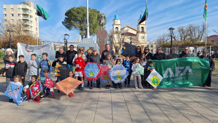 Con barriletes y trabajo en equipo, Rojas celebra el Día del Cooperativismo