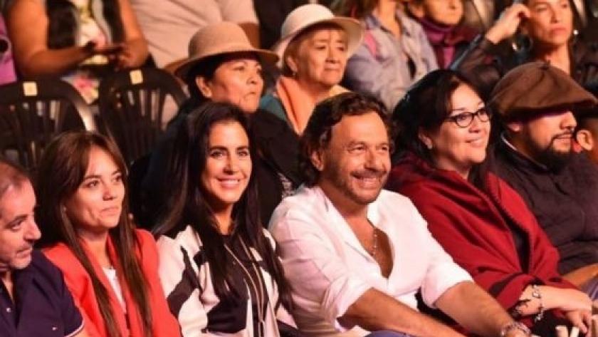 Gustavo Sáenz compartió con miles de salteños y turistas los 50 años de la Serenata a Cafayate