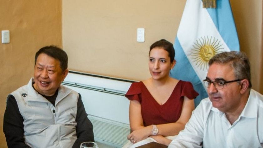 El gobernador recibió al presidente de la empresa Zijin Mining