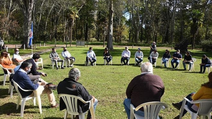 El ministro Rodríguez presentó los programas vigentes a productores de Maipú y G. Alvarado