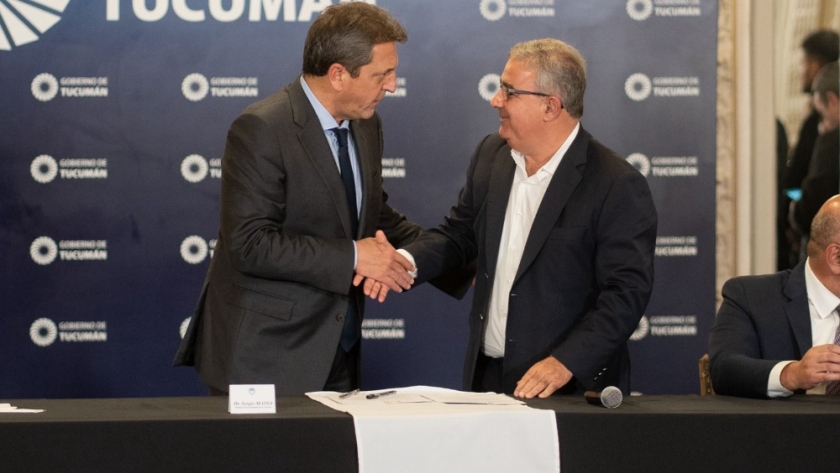 En Tucumán, Raúl Jalill y gobernadores firmaron convenios con el ministro Sergio Massa para obras