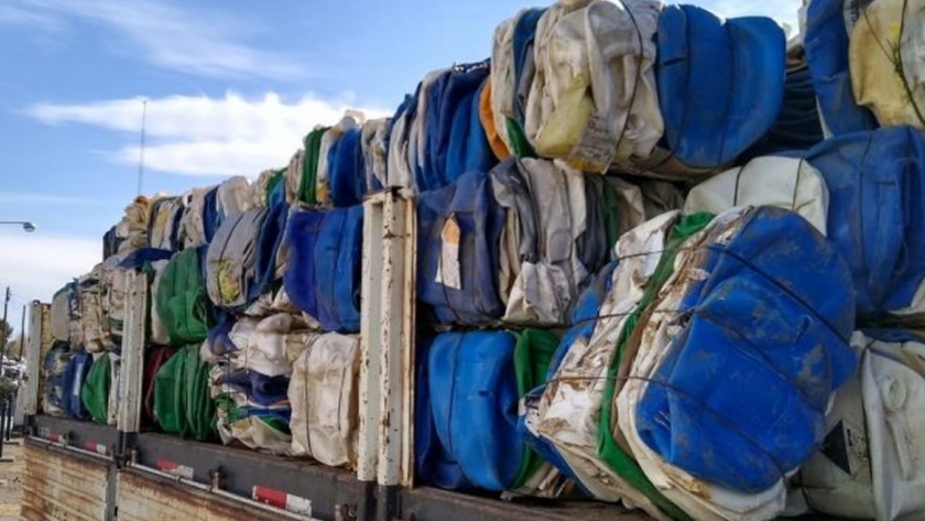 Reciclarán 300 fardos de envases de agroquímicos en postes para vid