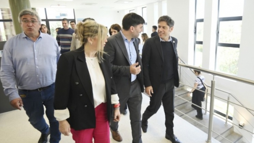 Kicillof recorrió los avances de obras de infraestructura en Castelli
