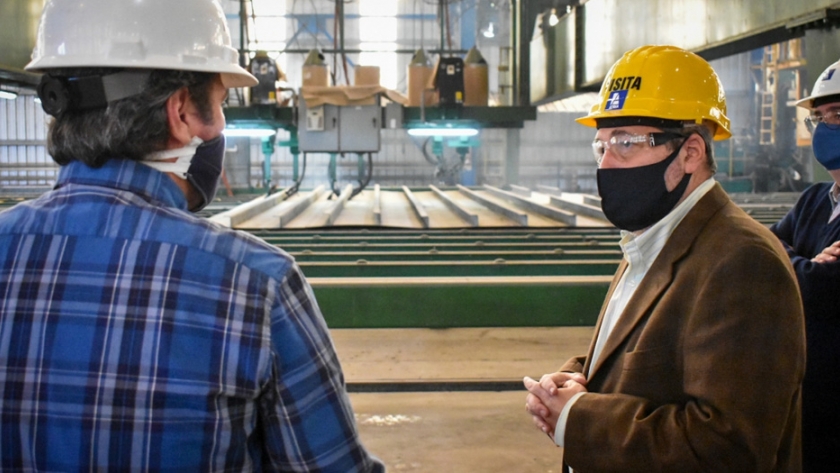 El secretario de Industria visitó una empresa santafesina que proyecta fabricar barcos pesqueros