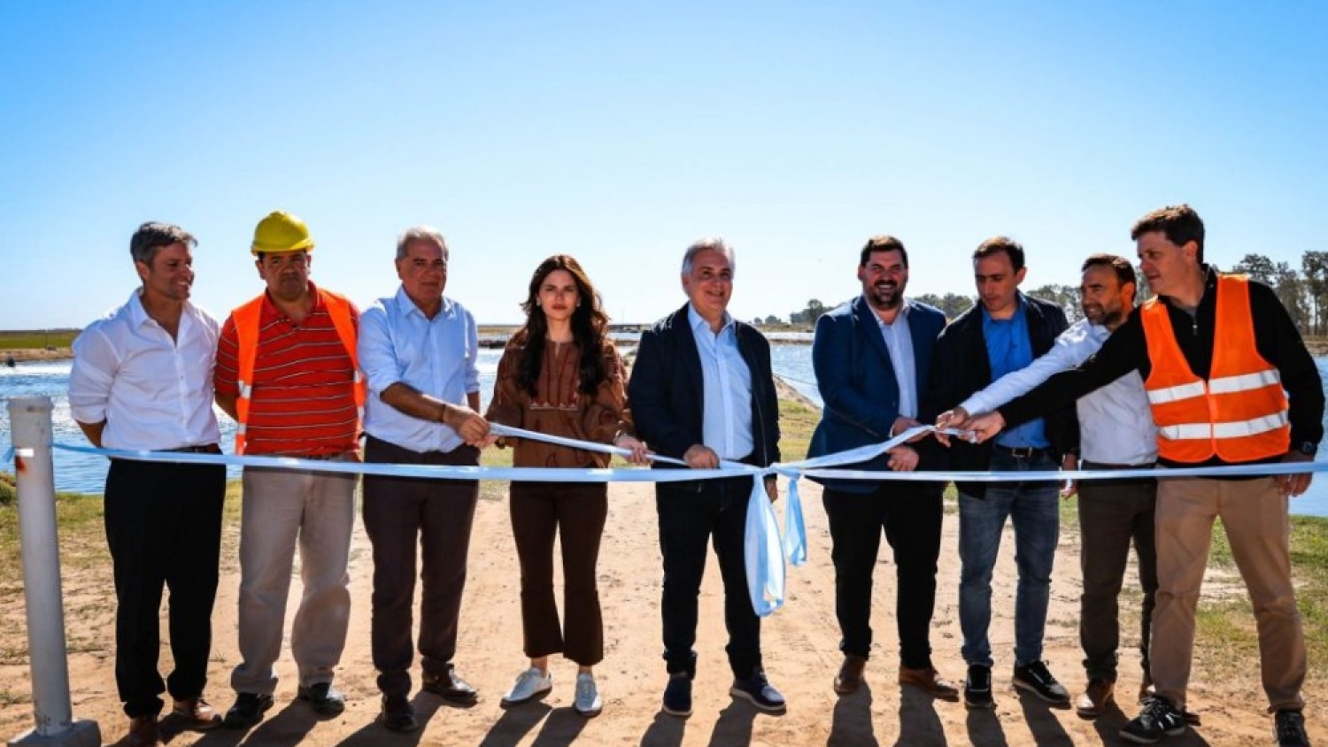 Llaryora destacó planta cloacal como una de las más modernas