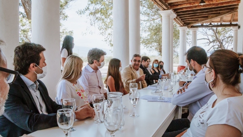 Raúl reunió al equipo de gobierno para realizar el balance anual