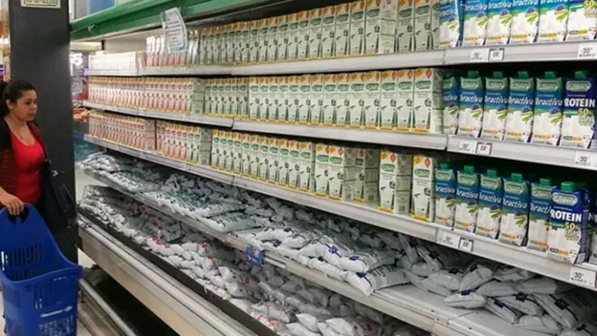 Costos, impuesto y comercio: ¿Cuánto hay de cada uno en el precio del sachet de leche?