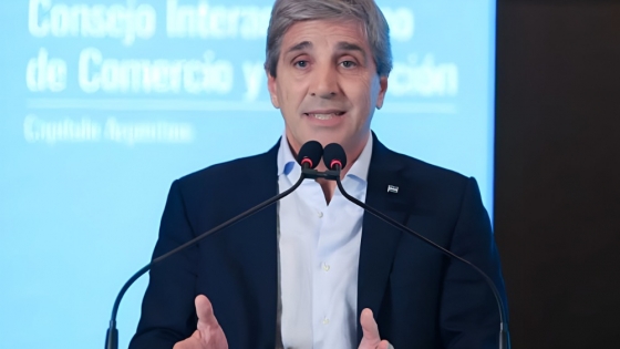 El ministro Caputo anuncia innovaciones en medios de pago y economía bimonetaria