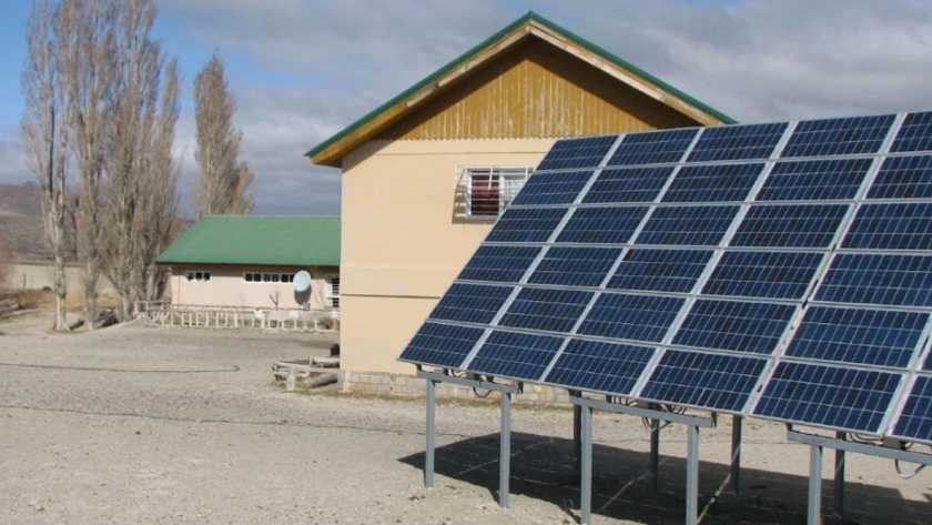 Entrega de paneles solares en Goya