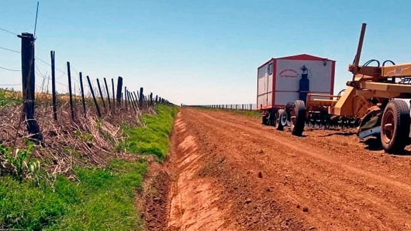 El Conicet y Santa Fe ponen a prueba innovador estabilizador de caminos rurales