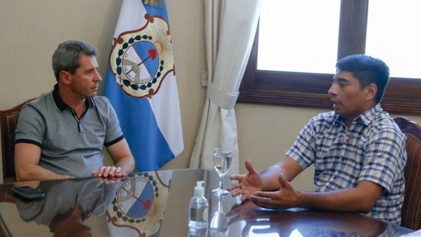 El delegado de la Federación Argentina de Remís presentó sus saludos al gobernador
