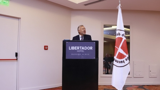Alfredo Cornejo en el Club del Petróleo: Mendoza apuesta a la institucionalidad para recuperar su producción energética