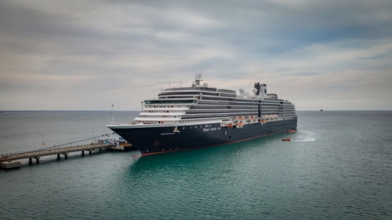 Temporada de cruceros: Puerto Madryn recibió Al Oosterdam por última vez en la temporada