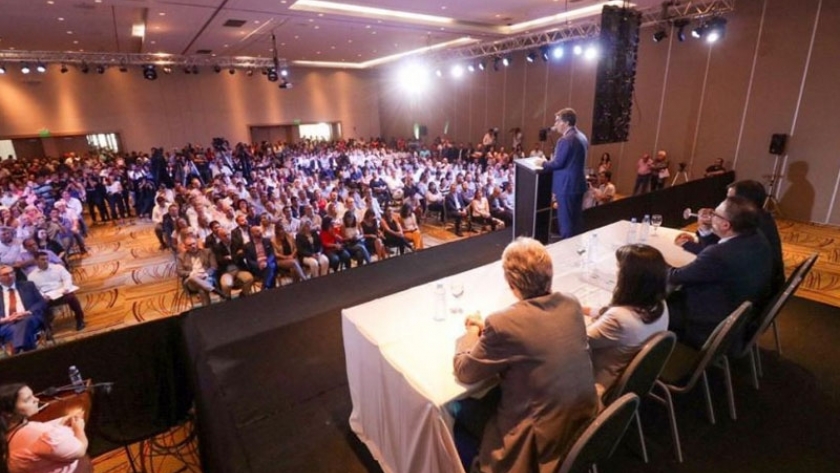 Kulfas y Capitanich entregaron promociones industriales por 1.400 millones de pesos que generan 269 nuevos empleos 