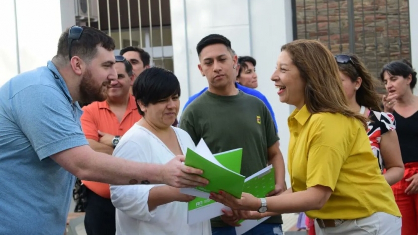 Más de 1400 vecinos y vecinas de Viedma ya tienen un nuevo oficio