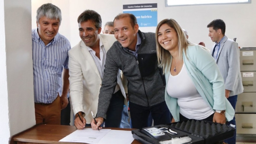 Villa El Chocón emitirá licencias nacionales de conducir