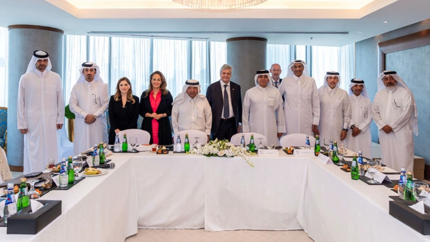 Qatar y Francia buscan pasar del comercio a asociaciones industriales