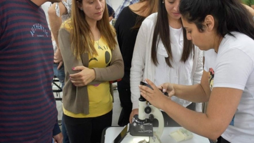 Docentes de escuelas rurales repensaron los usos de materiales de laboratorio en el aula