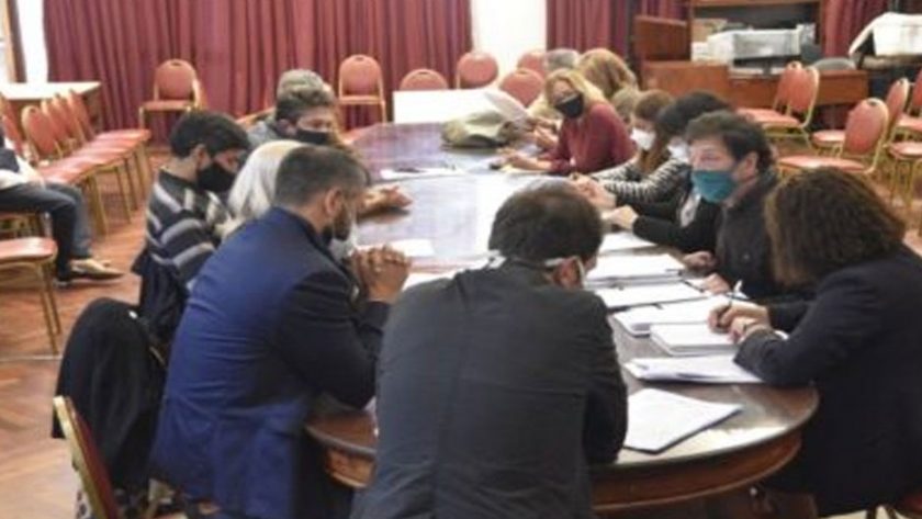 Reanudan la actividad administrativa en instituciones escolares 