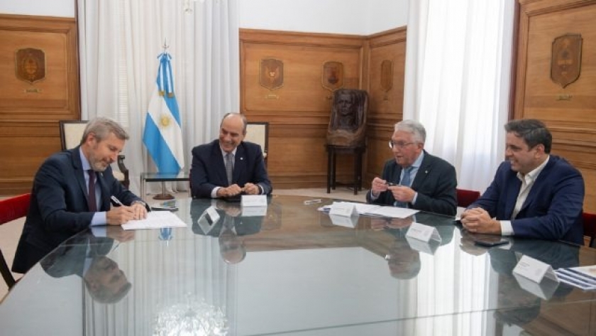 Frigerio es el primer gobernador en acordar con el gobierno nacional el reordenamiento de la obra pública