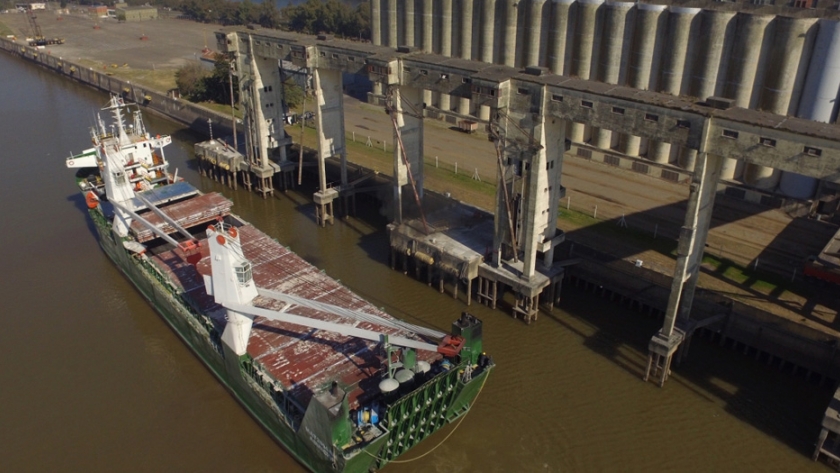 El puerto de Santa Fe exportó en el último mes 10.000 toneladas de maíz quebrado