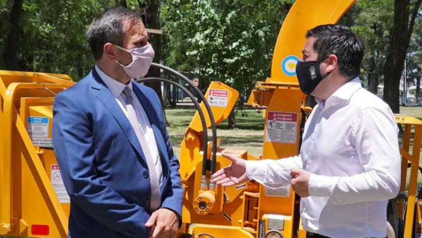 El Ministerio de Ambiente de la Nación entregó equipamiento para la gestión de los residuos en Malvinas Argentinas