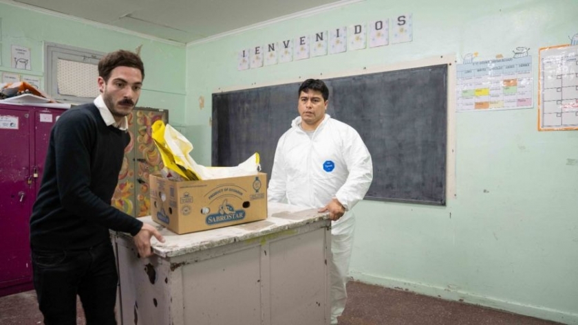 El Gobernador encabezó el trabajo de mantenimiento de las escuelas