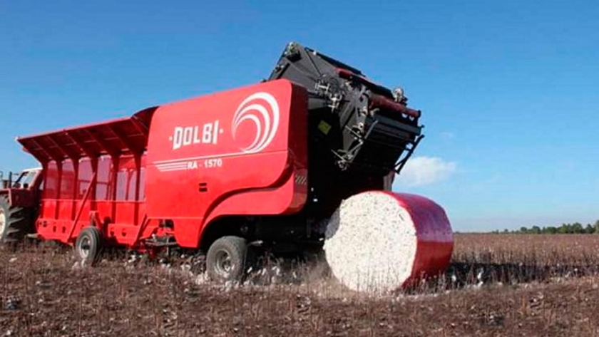 Dolbi comenzó a exportar la rotoenfardadora de algodón RA 1570