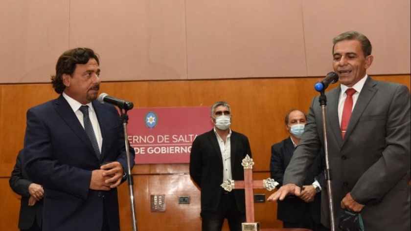 El gobernador Sáenz puso en funciones a nuevos secretarios de Estado