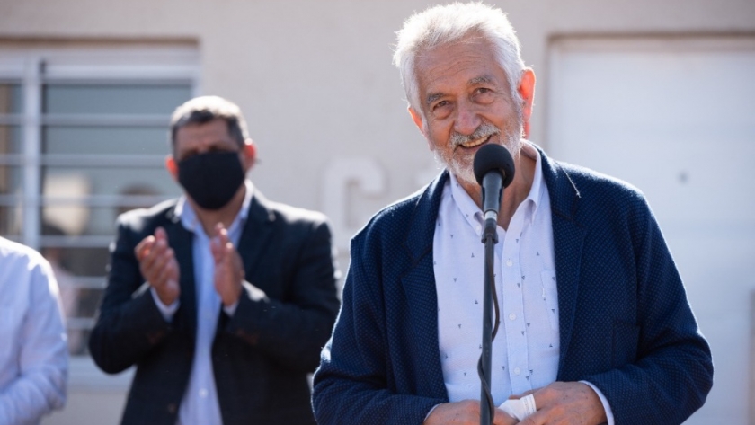 Un sueño a punto de cumplirse: el gobernador inspeccionó la construcción de viviendas en Los Manantiales