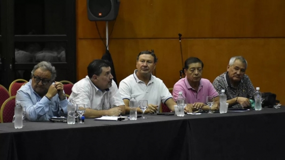 El Gobierno de Salta propuso mantener pagos quincenales y otorgar un bono de $180.000 en la nueva mesa salarial