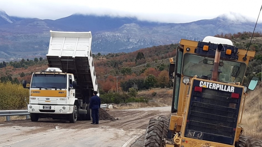La administración de vialidad provincial realiza reparaciones en las rutas provinciales