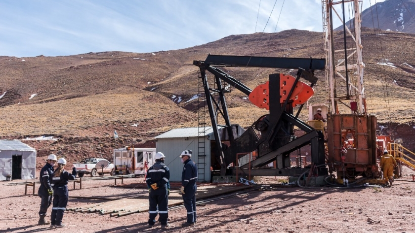 Hidrocarburos: Mendoza reactivó Loma de la Mina y Vega Grande y concesionará estas dos áreas clave