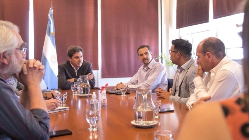 El ministro de producción, Gustavo Fernández, recibió a los integrantes de la Cámara Sanjuanina de Empresas TIC