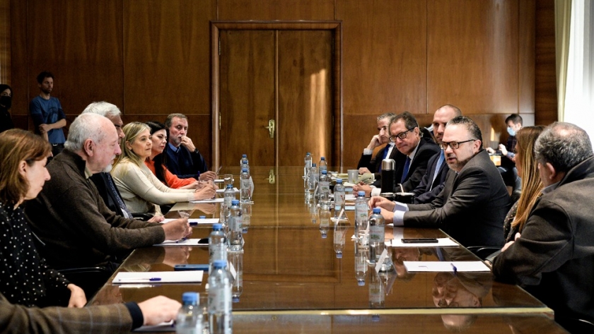 El Gobierno adapta las regulaciones de capital para trabajadores y empresas del sector de servicios para promover exportaciones
