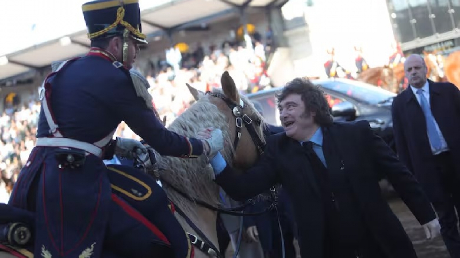 Milei recibió un fuerte respaldo del público en la Rural de Palermo