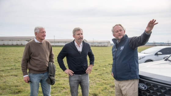 Frigerio recorrió una empresa porcina con planes de fuerte expansión
