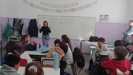 Charla sobre nutrición en la Escuela N°2 de Carabelas fomenta hábitos saludables