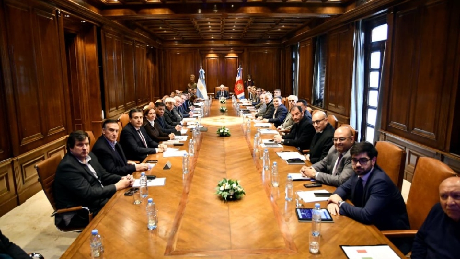 Elías Suárez encabezó una reunión clave con todo su gabinete