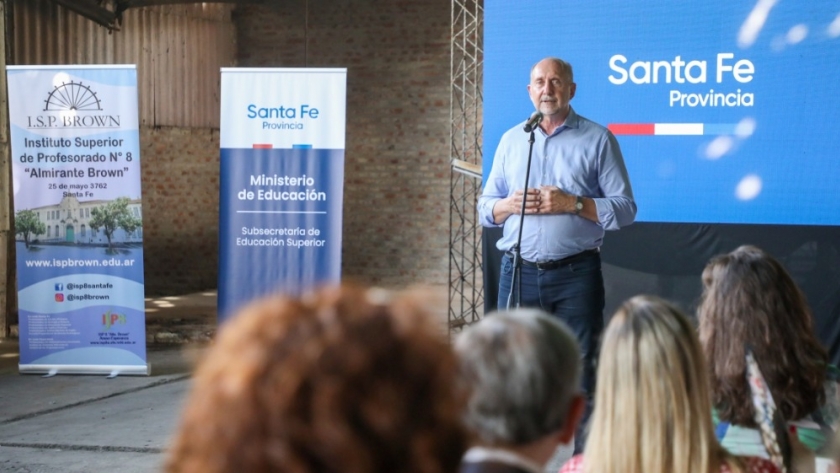 Perotti presentó el proyecto para la construcción del nuevo edificio del Instituto Superior del profesorado “Almirante Brown”